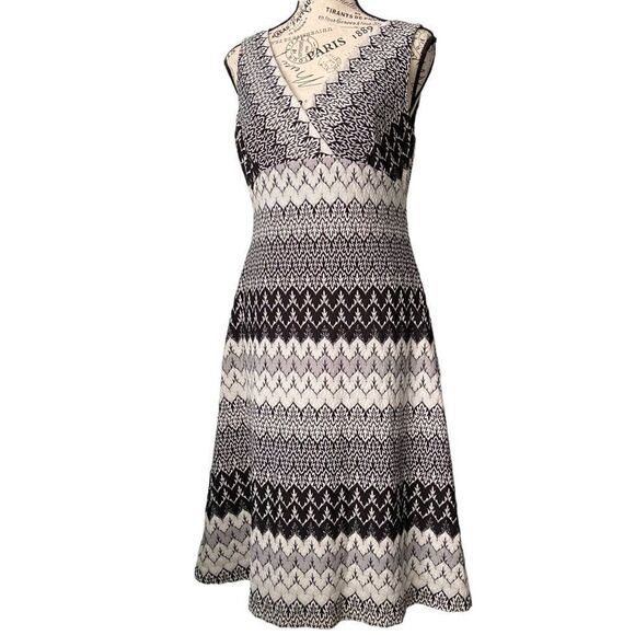 Adrianna Papell Pattern Sheath Mini Dress in Black and White Size 12 - Picture 2 of 16